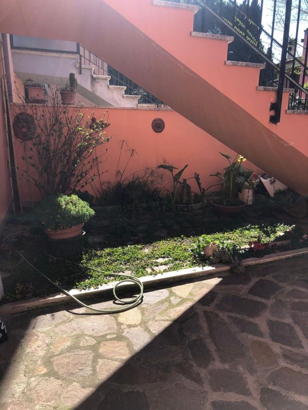 pentavano in vendita a Morlupo