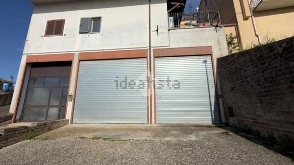 locale di sgombero in vendita a Morlupo