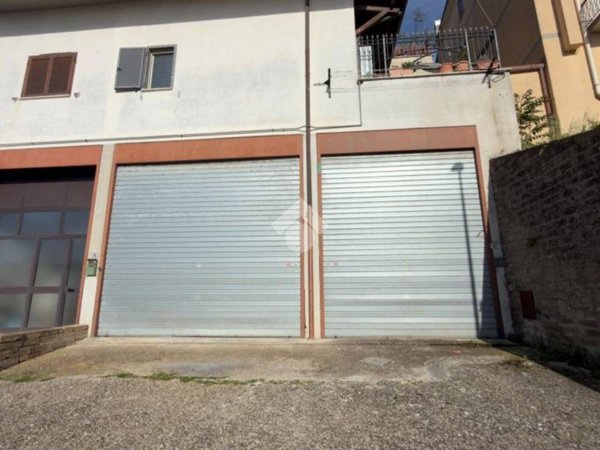 locale di sgombero in vendita a Morlupo