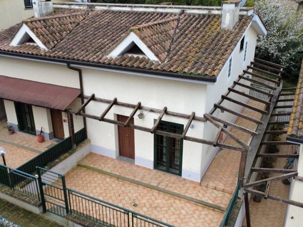 casa indipendente in vendita a Morlupo