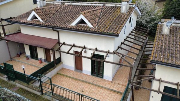 casa indipendente in vendita a Morlupo