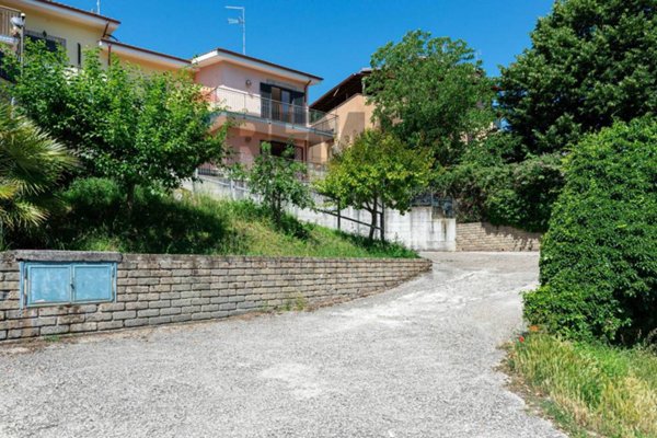 casa indipendente in vendita a Morlupo