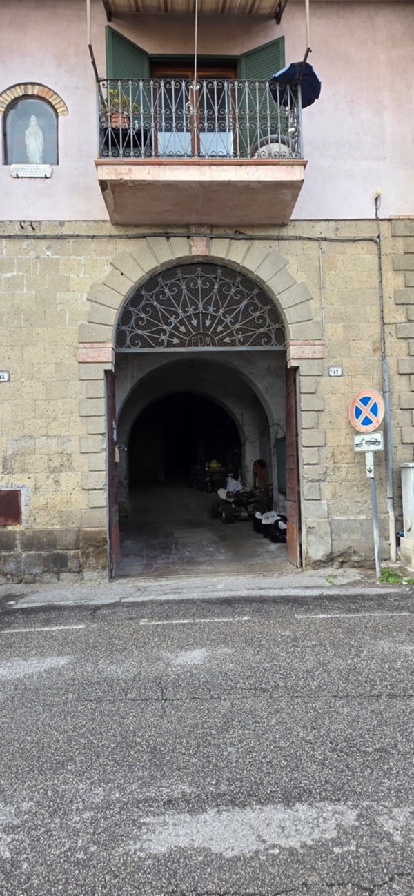 locale di sgombero in vendita a Morlupo
