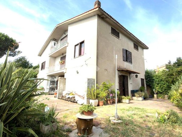 casa indipendente in vendita a Morlupo