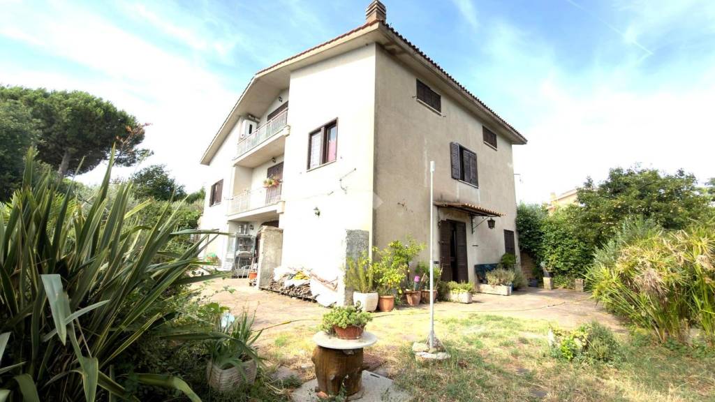 casa indipendente in vendita a Morlupo