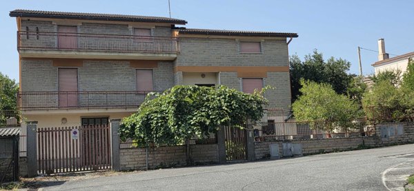 intera palazzina in vendita a Morlupo