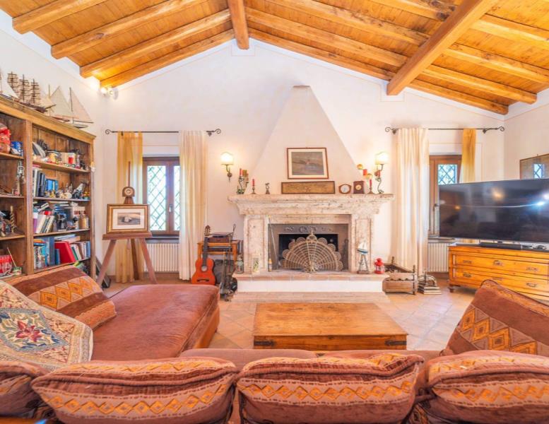 casa indipendente in vendita a Morlupo