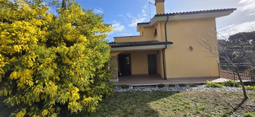 casa indipendente in vendita a Morlupo