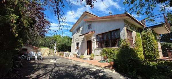 casa indipendente in vendita a Morlupo