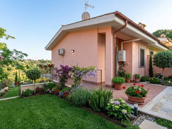 casa indipendente in vendita a Morlupo