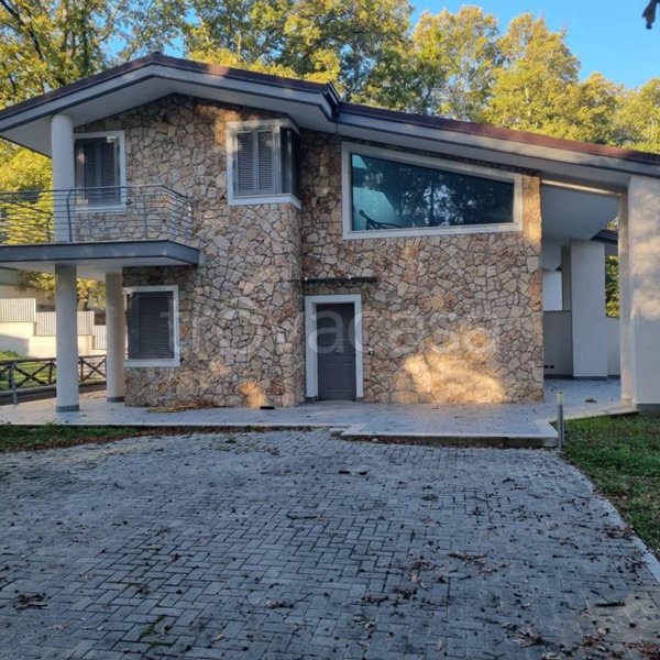 casa indipendente in vendita a Nazzano