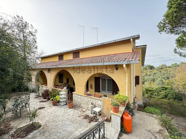 casa indipendente in vendita a Nazzano