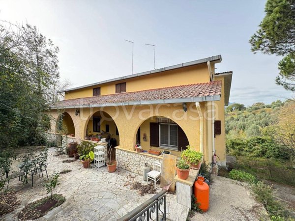 casa indipendente in vendita a Nazzano