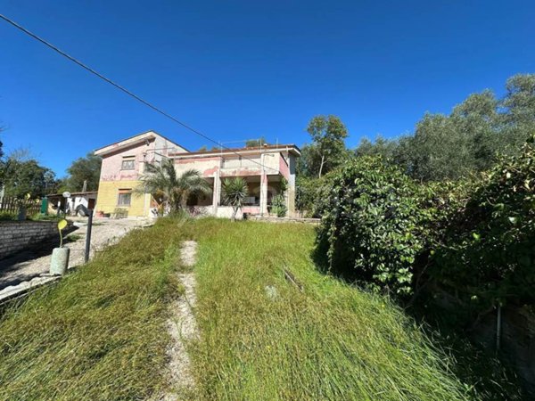 casa indipendente in vendita a Nazzano