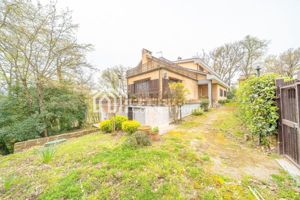 casa indipendente in vendita a Nazzano