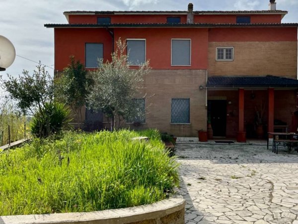 casa indipendente in vendita a Nazzano