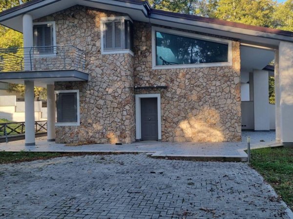 casa indipendente in vendita a Nazzano