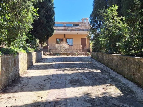 casa indipendente in vendita a Nemi