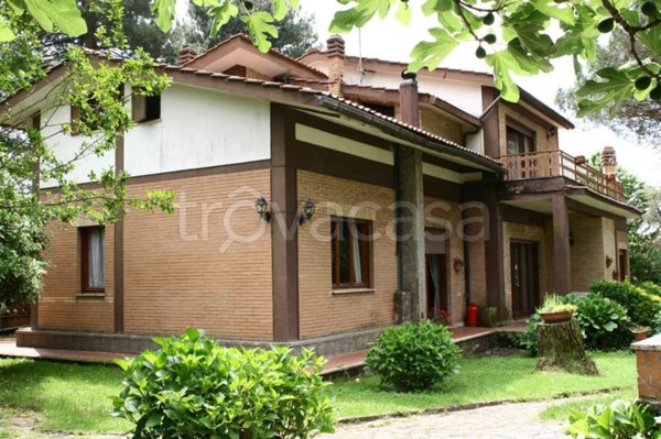 casa indipendente in vendita a Nemi