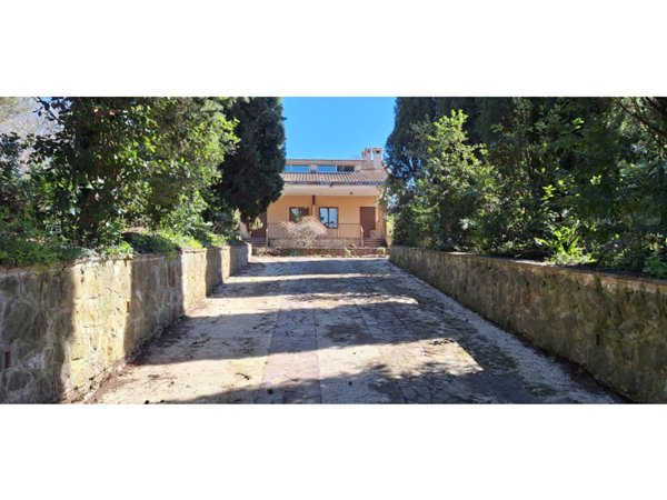 casa indipendente in vendita a Nemi