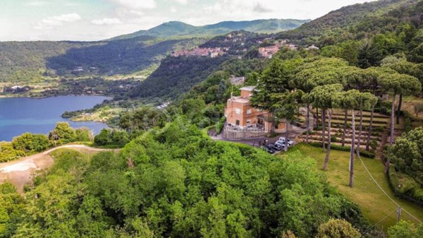 locale di sgombero in vendita a Nemi