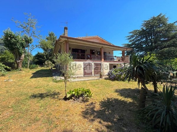 casa indipendente in vendita a Nemi