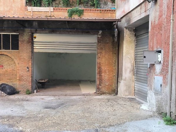 locale commerciale in vendita a Nemi