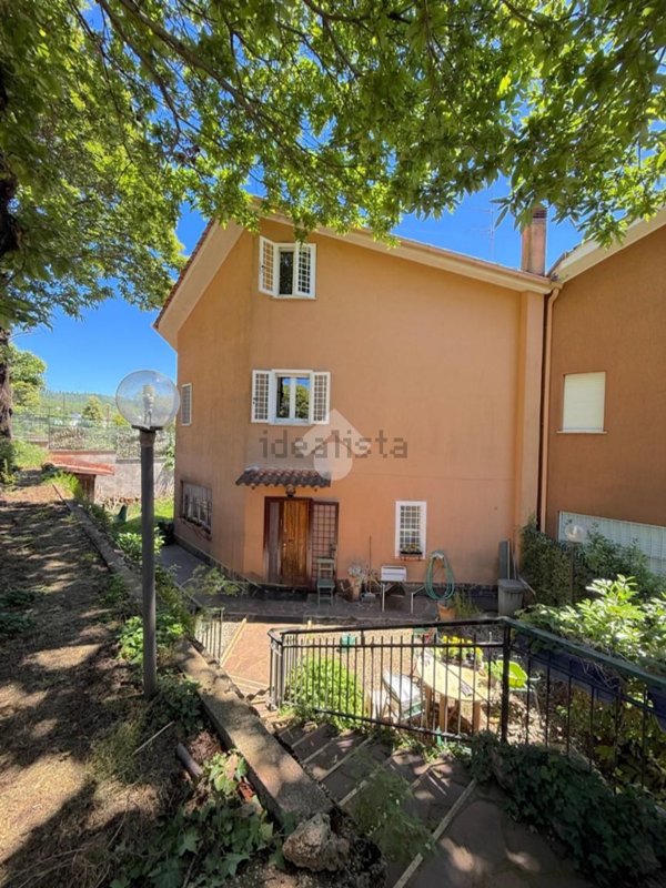 casa indipendente in vendita a Nemi in zona Parco dei Lecci