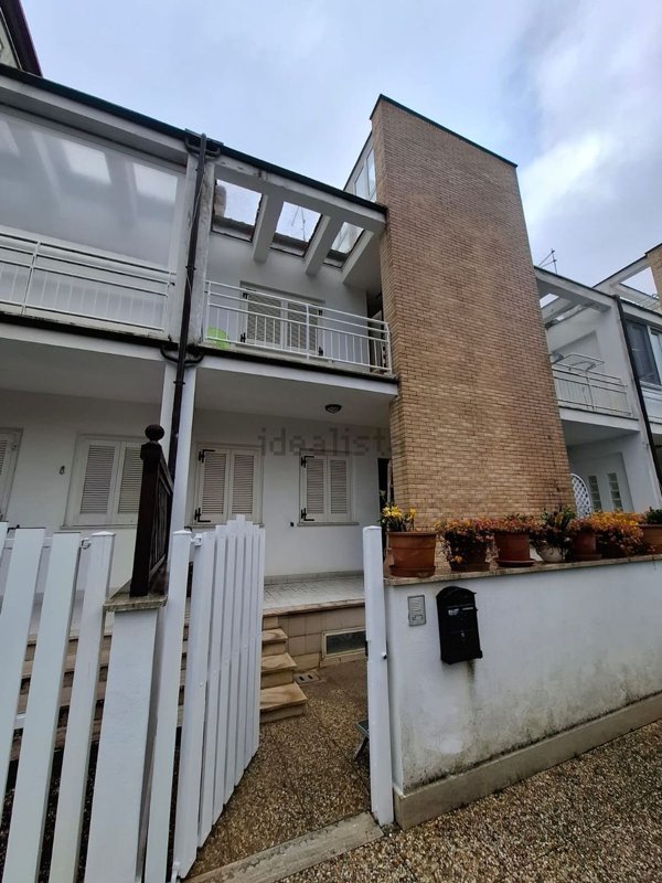 casa indipendente in vendita a Nemi