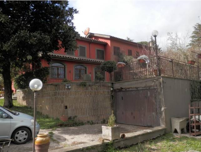 casa indipendente in vendita a Nemi