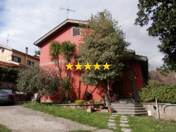 casa indipendente in vendita a Nemi