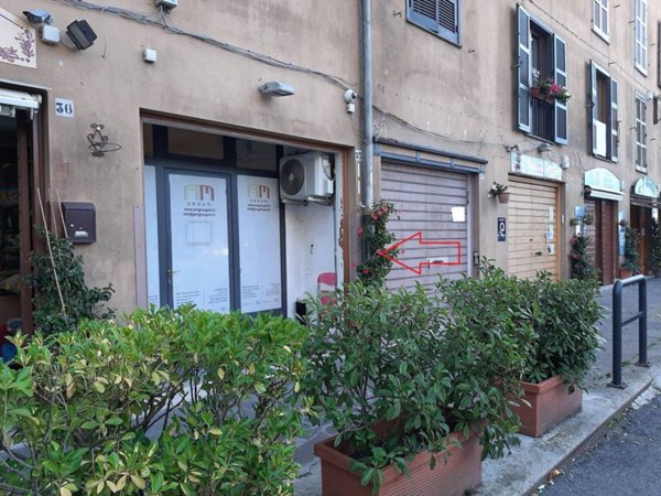 locale commerciale in vendita a Nemi in zona Parco dei Lecci