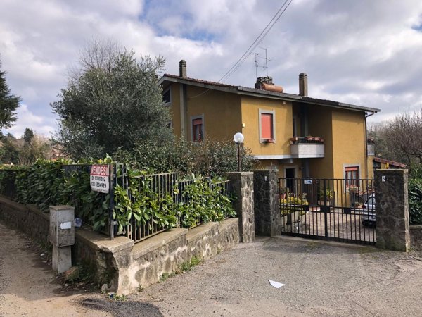 casa indipendente in vendita a Nemi in zona Parco dei Lecci