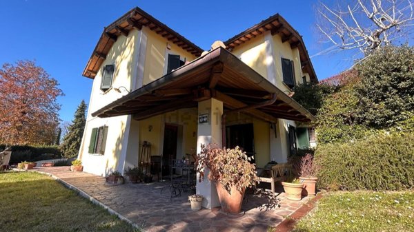 casa indipendente in vendita a Nemi
