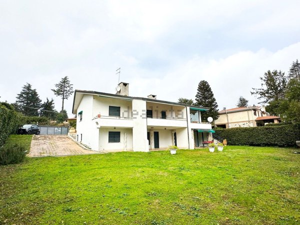 casa indipendente in vendita a Nemi in zona Parco dei Lecci