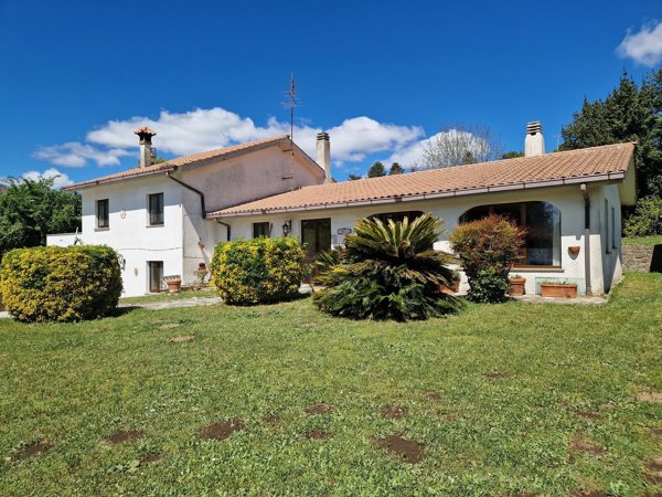 casa indipendente in vendita a Nemi