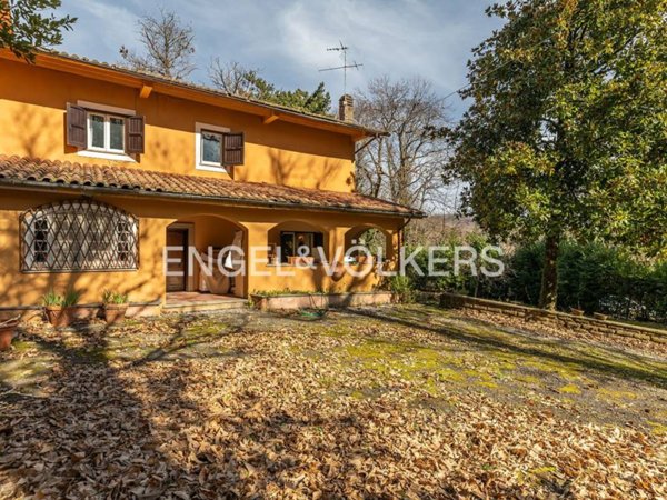 casa indipendente in vendita a Nemi