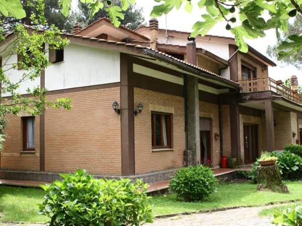 casa indipendente in vendita a Nemi