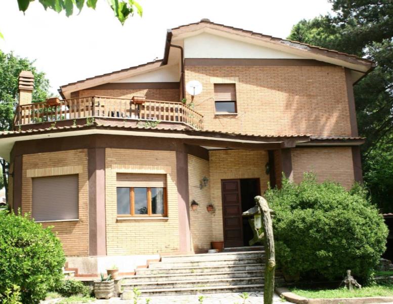 casa indipendente in vendita a Nemi in zona Parco dei Lecci