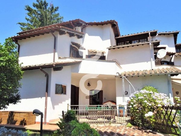 casa indipendente in vendita a Nemi in zona Parco dei Lecci