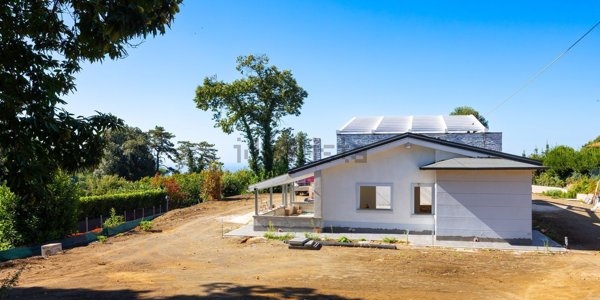 casa indipendente in vendita a Nemi in zona Parco dei Lecci