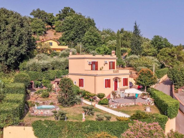 casa indipendente in vendita a Nemi