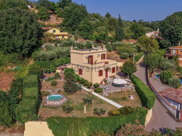 casa indipendente in vendita a Nemi in zona Parco dei Lecci