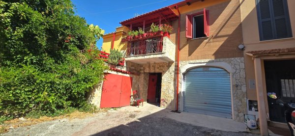 appartamento in vendita a Nemi in zona Valle Petrucola