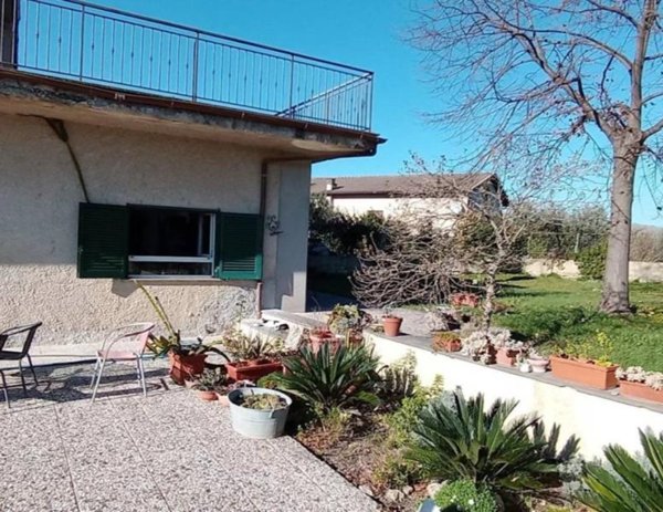 casa indipendente in vendita a Nerola in zona Acquaviva