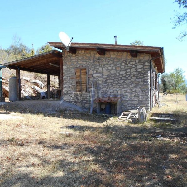 locale commerciale in vendita a Nerola