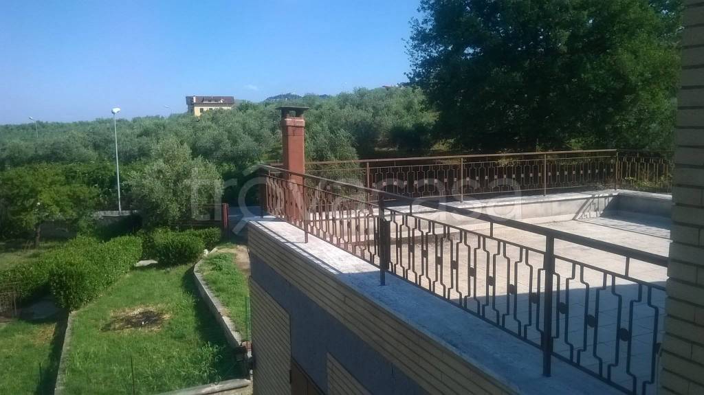casa indipendente in vendita a Nerola in zona Acquaviva