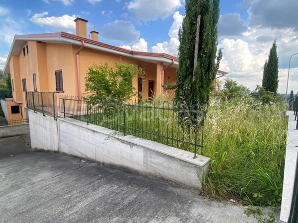 casa indipendente in vendita a Nerola in zona Acquaviva
