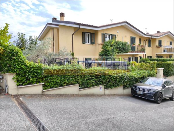 casa indipendente in vendita a Nerola