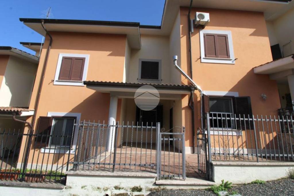 casa indipendente in vendita a Nerola in zona Acquaviva